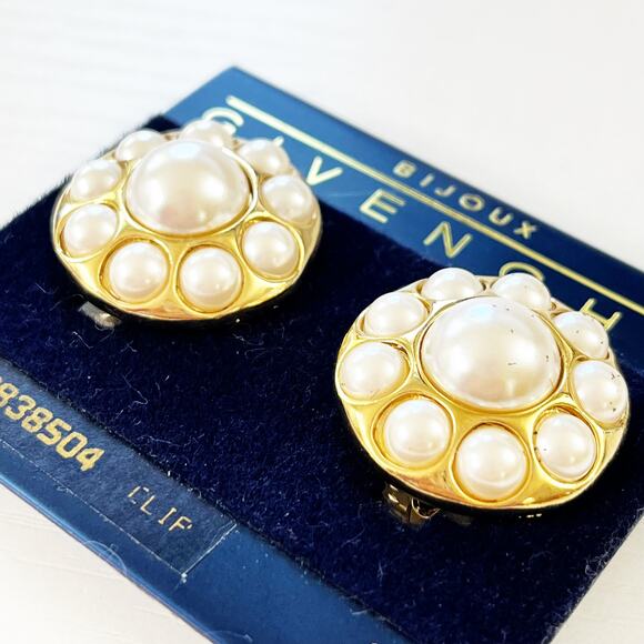 Givenchy Vintage Faux Pearl Cluster Clip Earrings 80's Dead Stock - Picture 5 of 8